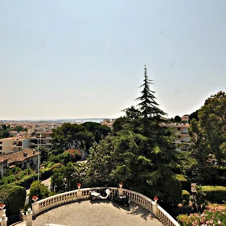 Beaulieu Apartment